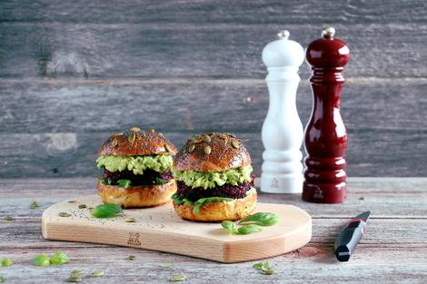 Burger veggie à la betterave - Peugeot Saveurs