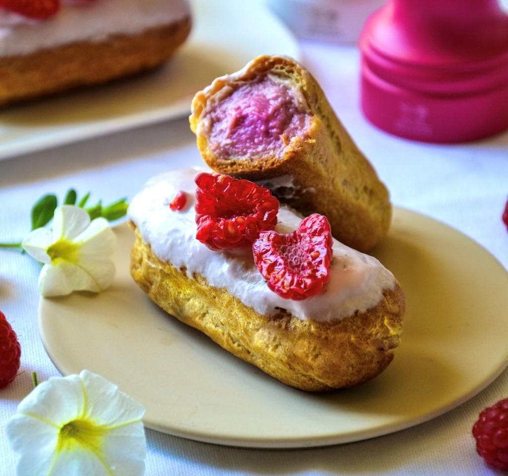 Mini-éclairs aux framboises & poivre de Sichuan sans beurre