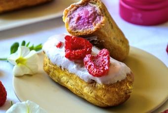 Mini-éclairs aux framboises & poivre de Sichuan sans beurre