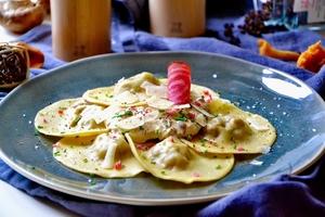 Huisgemaakte ravioli met champignons