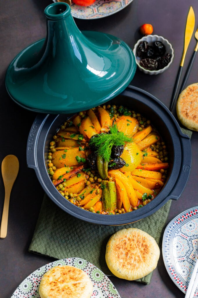 Tajine végétarien de légumes aux pruneaux