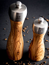 Fidji Moulin à poivre manuel en bois d'olivier et inox 20 cm - Peugeot Saveurs Fidji Moulin à poivre manuel en bois d'olivier et inox 20 cm - Peugeot Saveurs